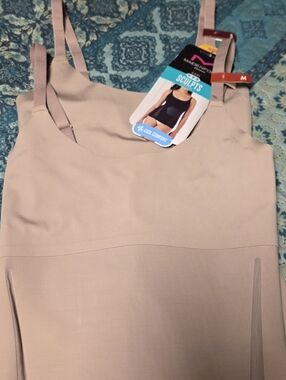 New Maidenform Sculpting Camisole in Light Beige